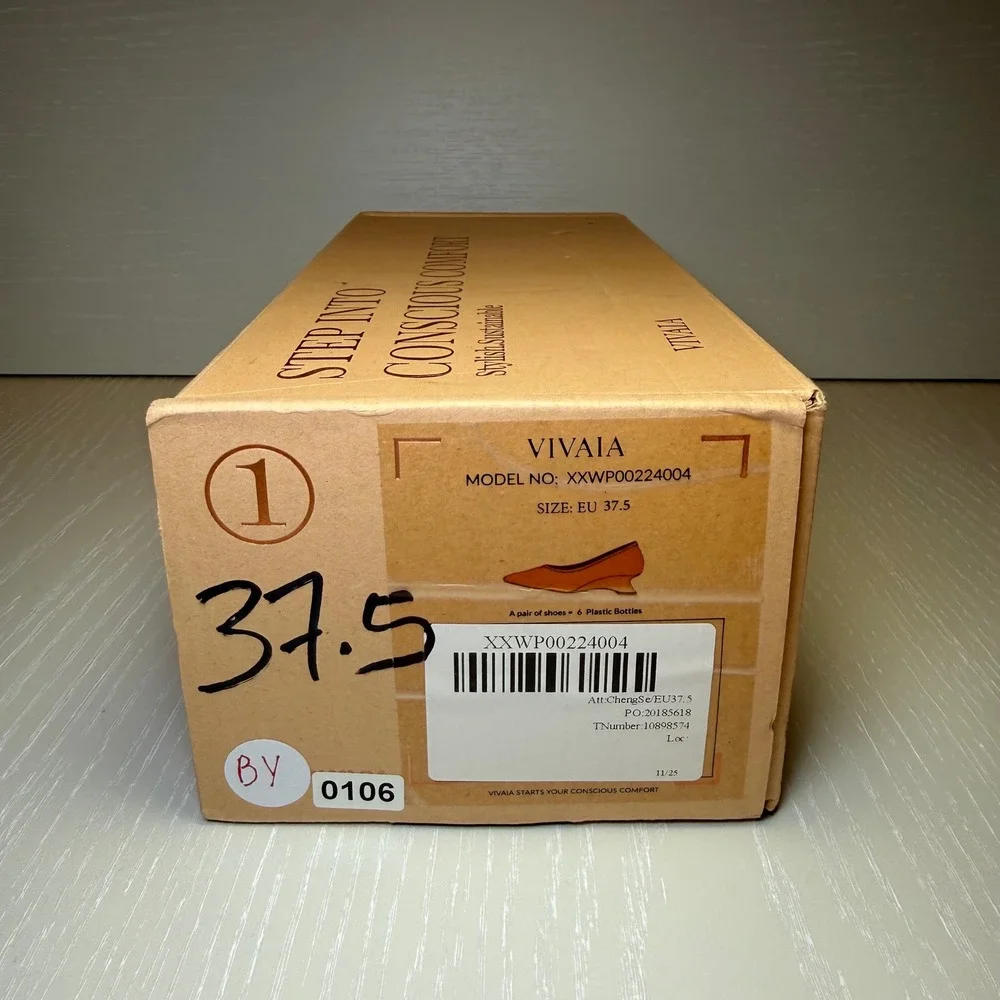 VIVAIA Pointed-Toe Striped Wedge‎ EU 37.5 / US 7